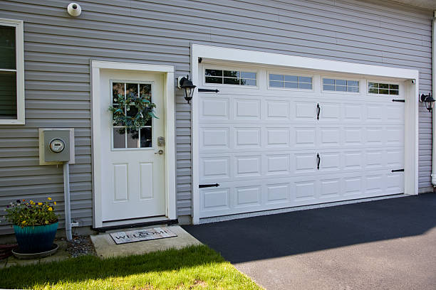 24/7 Emergency Garage Door Panel Replacement experts in Gillespie, IL